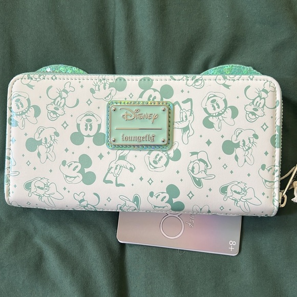Walt Disney 100th Holographic Platinum and Wonder Wallet - Picture 2 of 5